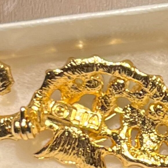 Lia Sophia Rhinestone covered seahorse gold tone brooch blue green stones EUC - Picture 7 of 7